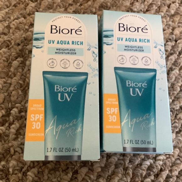 Biore UV Aqua Rich weightless moisturizer - Picture 1 of 5